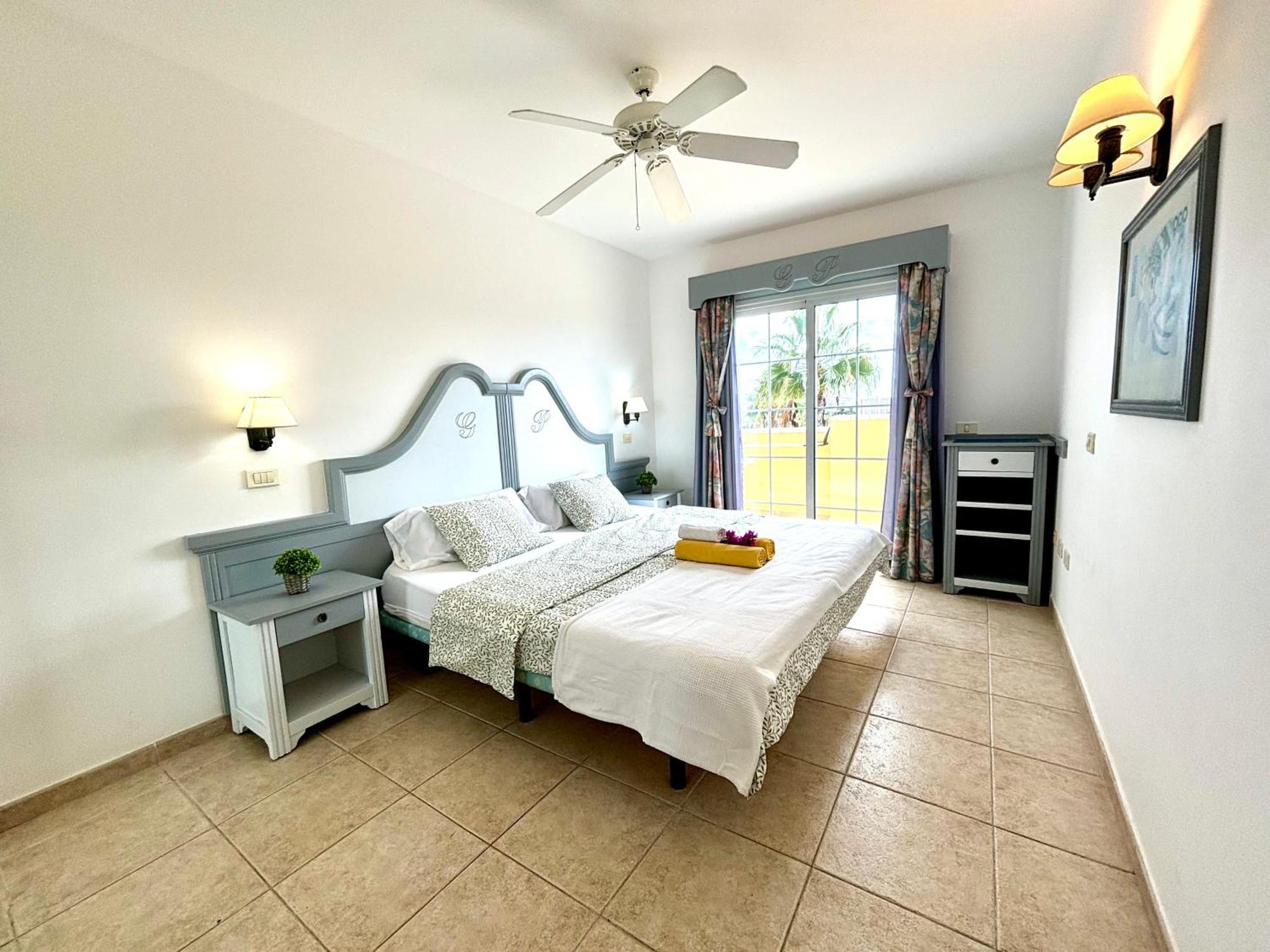 Happy Granada Apartment Los Cristianos  Exterior photo