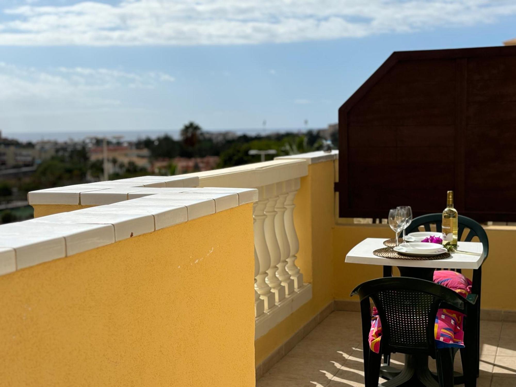 Happy Granada Apartment Los Cristianos  Exterior photo