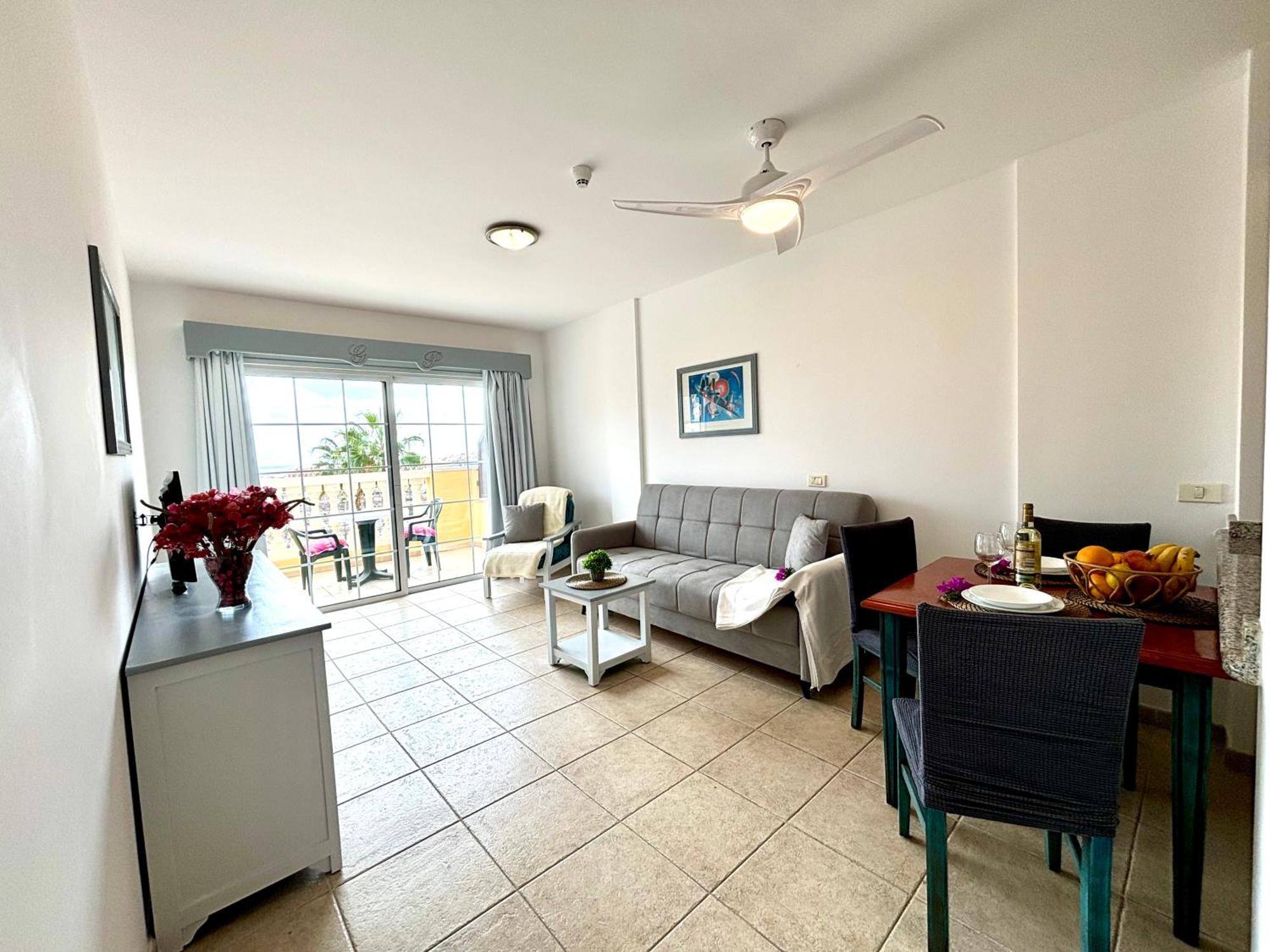 Happy Granada Apartment Los Cristianos  Exterior photo