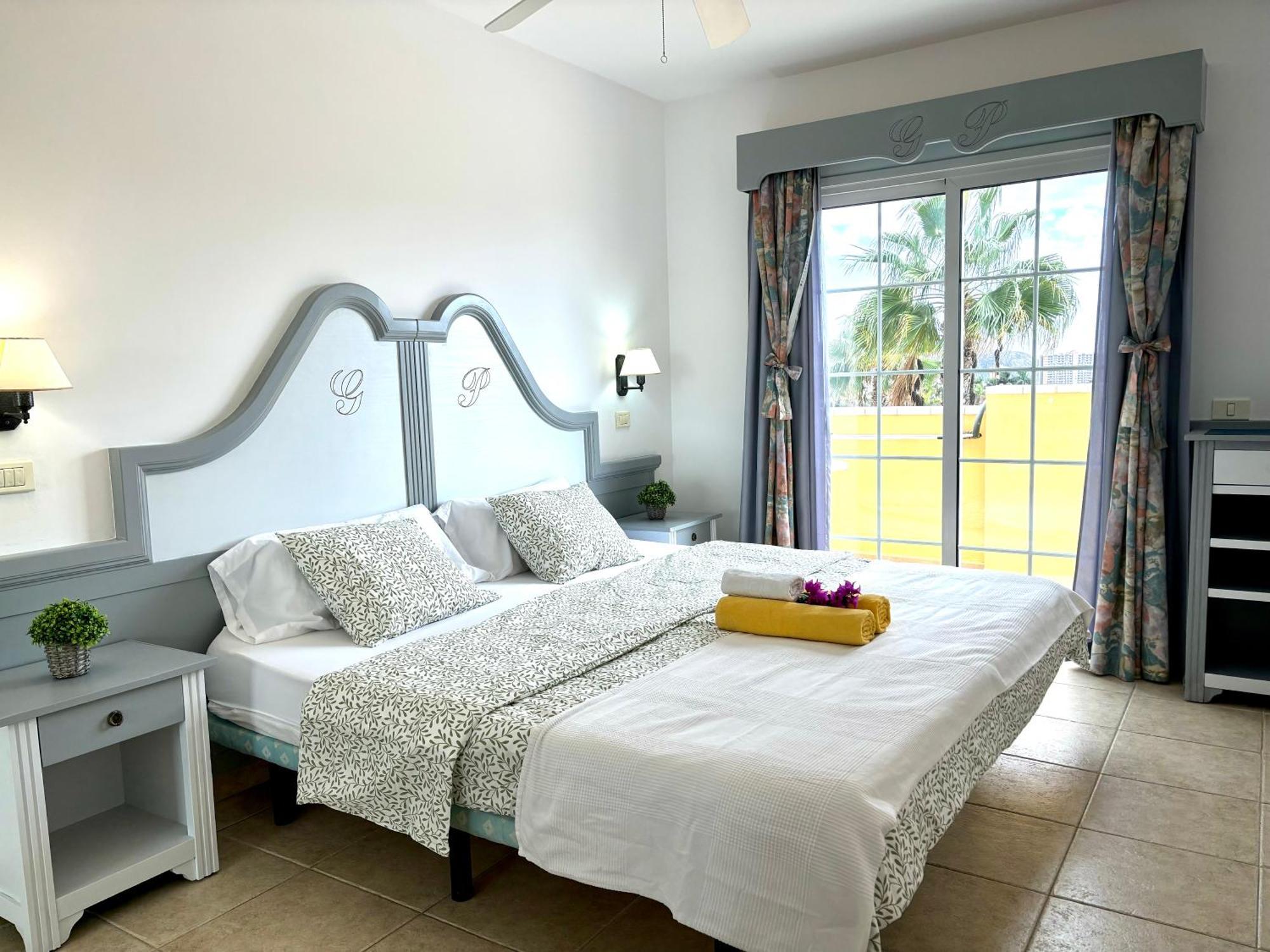 Happy Granada Apartment Los Cristianos  Exterior photo